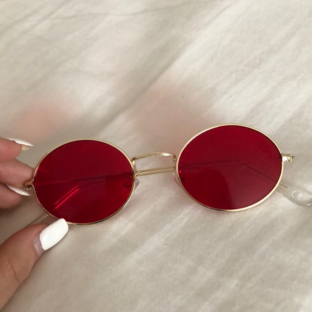 OVAL RED TRENDY SUNGLASSES